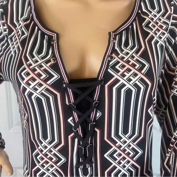White House Black Market Lace Up Detail Print Tunic - Picture 4 of 14